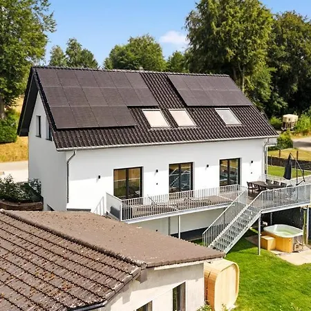 Eifelruhe Wellness Mit Whirlpool Und Sauna מונשאו