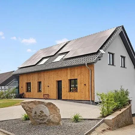 Eifelruhe Wellness Mit Whirlpool Und Sauna דירה *